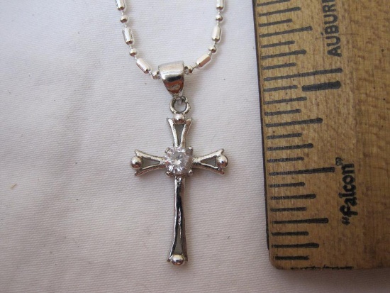 24 inch Sterling Silver Necklace (marked 925) with Sterling Cross Pendant (marked S925), 5.4 g