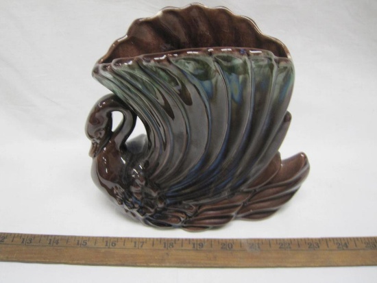 Beautiful Green and Brown Royal Haeger Swan Vase R713 approx 7.5 inches tall, 1lb 8oz