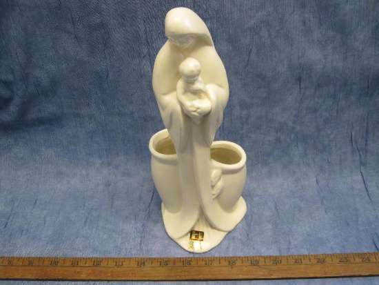 Haeger Madonna With Child Statue with Vase, 11.5 inches tall by 4.5 in wide, 1lb 10oz