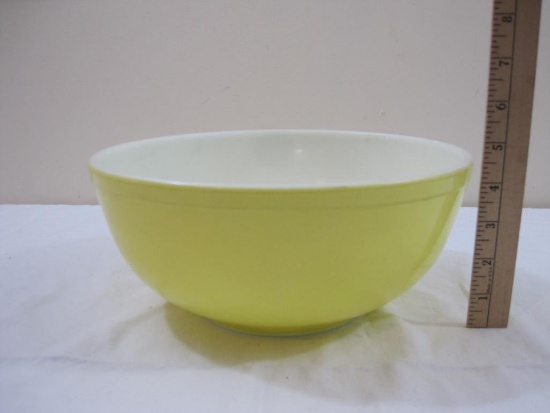 Large Vintage Yellow Pyrex Nesting Mixing Bowl, 4 qt, small chip at rim (see pictures), 3 lbs 6 oz
