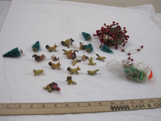 Lot of Vintage Christmas decorations, tiny animals and more, 7oz