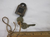 Vintage Brass Yale Y&T Lock with 2 keys, 4 oz