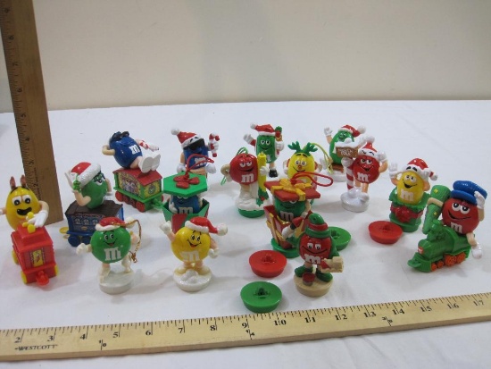 Lot of Christmas M&M Plastic Figures including M&M Series 1 Train Set, 1 lb 10 oz