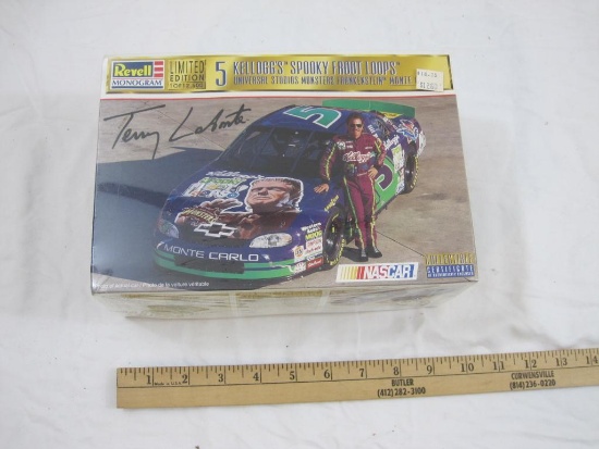 Revell Monogram Terry Labonte #5 Kellogg's Spooky Froot Loops Plastic Model Kit, Limited Edition,