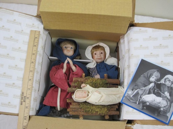 Ashton-Drake The Holy Family Ceramic Doll Nativity Set in original box with certificate of