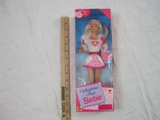 Valentine Fun Barbie, sealed, 1996 Mattel, box has some minor damage (AS IS), 9 oz