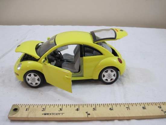 1998 Volkswagen VW New Beetle 1:18 Diecast Model Car Scale, Durago, no box, AS IS, 1 lb 2 oz