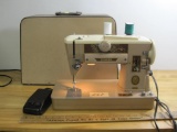 Singer 401A Sewing Machine in Case, works well, heavy duty