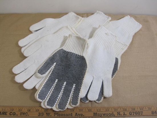 Six pairs of working gloves