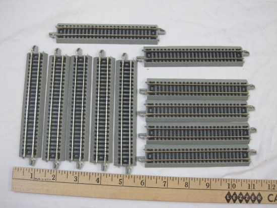 Lot of Bachmann N Scale E-Z Track Straight Pieces, 6 oz