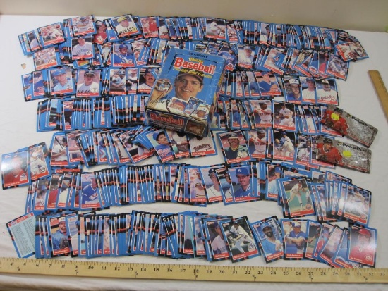 Lot of 1988 Donruss MLB Baseball Trading Cards and 1993/1994 NHL Power Play Collector Cards, 2 lbs