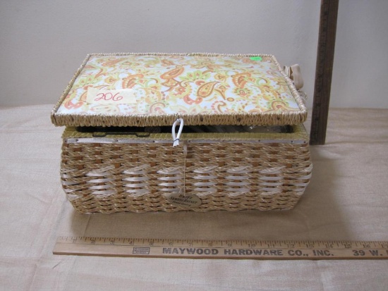 Drizt Vintage Sewing Basket and contents