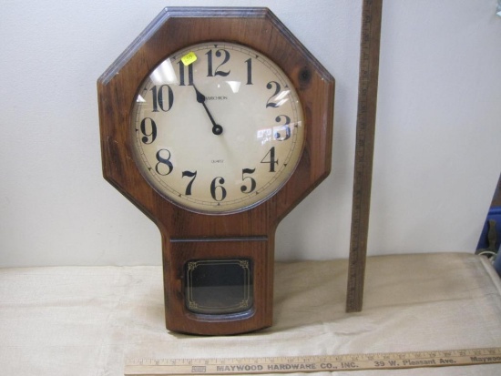 Verichron Wall Clock, has both hands, no battery