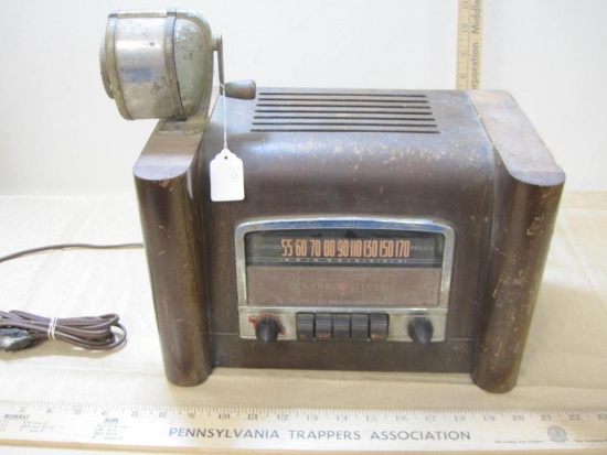 General Electric Tube Radio with Walnut Cabinet, lights up, AS-IS