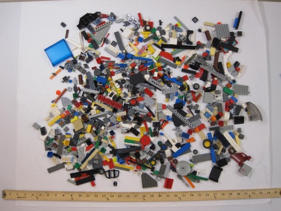 Over 2 lbs of Assorted Lego Parts and Pieces
