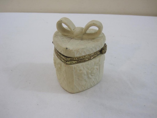 Vintage Porcelain Heart-Shaped Trinket Box, made in China, 5 oz