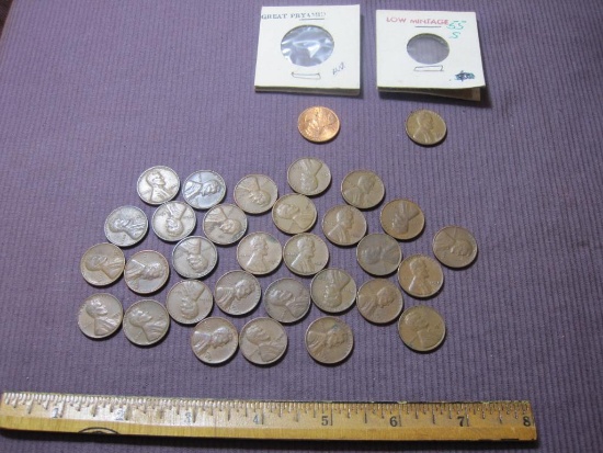 Lot of 32 US Lincoln pennies from 1909-1980. Includes 1944-D; 1945-S; 1951-D; 1953-D; 1955-S;