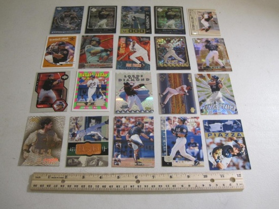 Lot of Mike Piazza (New York Mets, LA Dodgers) Baseball Cards from Upper Deck, Skybox and more, 3 oz