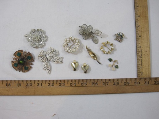 Lot of Assorted Fashion Jewelry including Clip on Earrings, Brooches, and Pendants, 4 oz