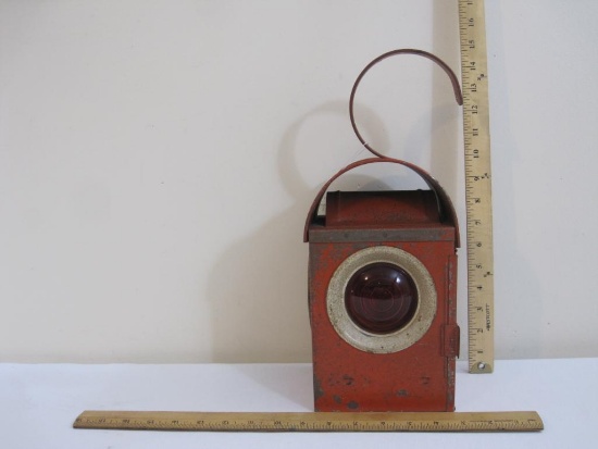 Dodo Bat Red Railroad Traffic Lantern, BS 3143, made in England, AS IS, 3 lbs 11 oz