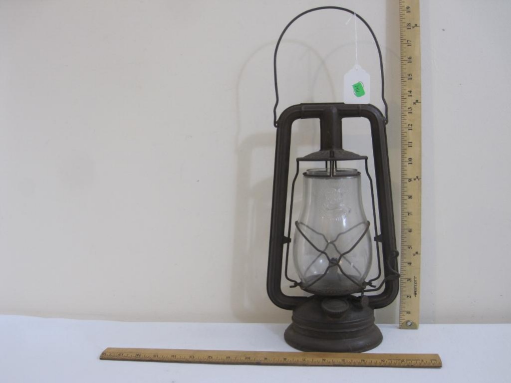 Feuerhand Nier Kerosene Lantern No. 257 with Feuerhand Clear Glass Globe  made in Germany, 2 lbs 1 oz | Online Auctions | Proxibid