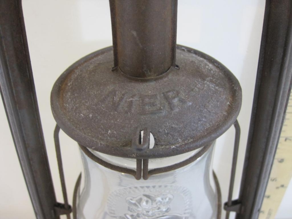 Feuerhand Nier Kerosene Lantern No. 257 with Feuerhand Clear Glass Globe  made in Germany, 2 lbs 1 oz | Online Auctions | Proxibid