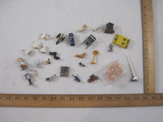 Lot of Miniature People, Animals and Accessories for Train Displays, assorted scales, see pictures,