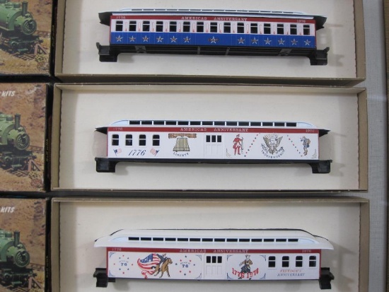 Three Roundhouse Products HO Scale Bicentennial Model Kits, in original boxes, 1lb 3 oz