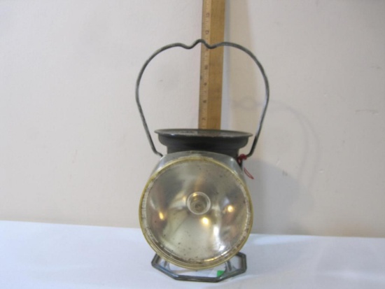 Vintage Delta Powerlite Battery-Operated Lantern, Delta Electric Company, 1 lb 7 oz