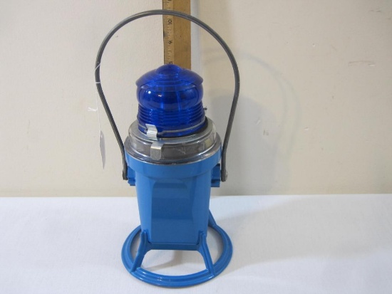 Vintage Starlite Flashing Blue Flagging Lantern 215-TL Battery-Operated, Star Headlight & Lantern