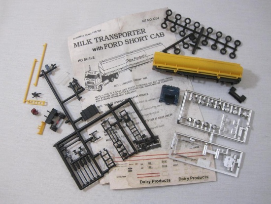 HO Scale Milk Transporter with Ford Short Cab Model Kit, Lindberg Products Inc, unassembled, 5 oz
