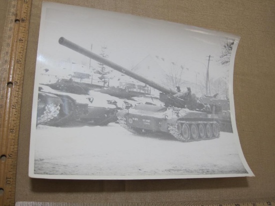 Glossy 8 x 10 Black and White Photo of a US Army Tank