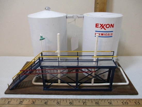 HO Scale Exxon Chemicals Tanks for Train Displays, AS IS, see pictures for condition, 1 lb 5 oz