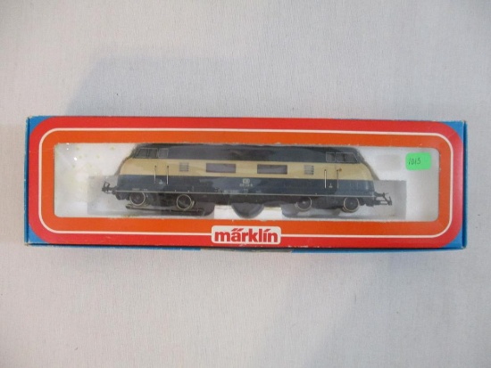 Marklin HO Scale 3081 DB 220 012-9 Engine, in original box, 1 lb 4 oz