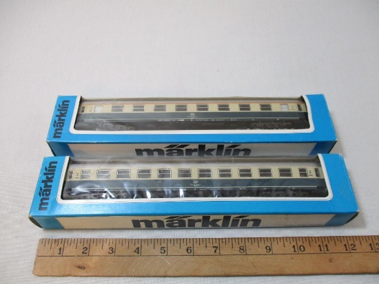 Two Marklin HO Scale Passenger Cars 4091 & 4092, in original boxes, 13 oz