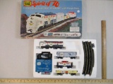 Life-Life Trains Spirit of '76 Complete HO Electric Train Set with Power Pack, appears complete