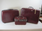 1950s Samsonite Silhouette Hard Shell Luggage Set with Three Pieces inlcudes Cosmetic Case