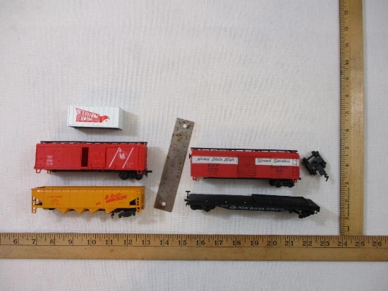 HO Scale Train Cars including Union Pacific, Jersey Central and more, see pictures for condition, AS