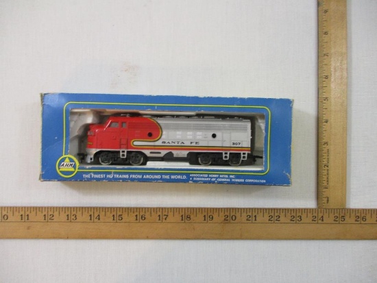 Bachmann Santa Fe FM Locomotive, HO Scale, in AHM box, 11 oz