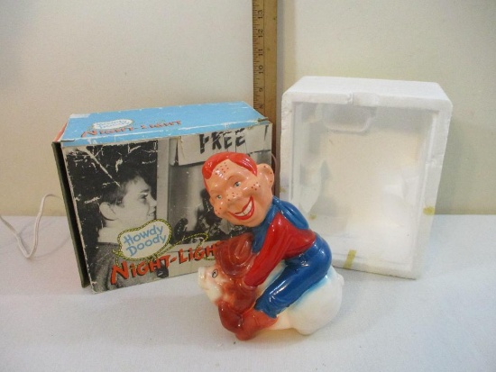 Howdy Doody Night-Light in original box, 1 lb 14 oz