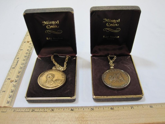 Two Bronze Commemorative Bicentennial Tokens in Cases