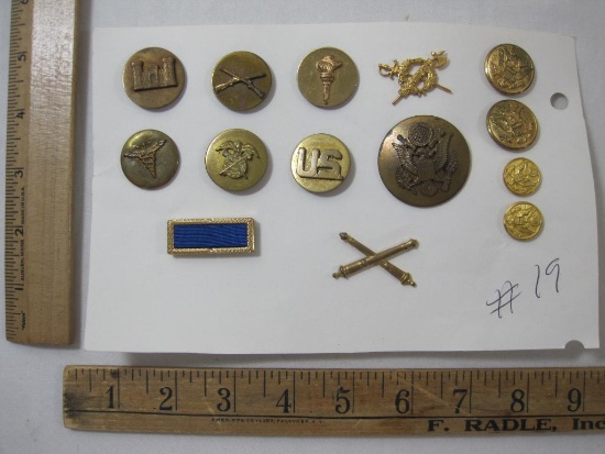 US Military World War 2 Era Insignia Pins and Buttons