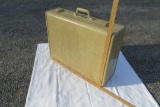 Samsonite Streamlite Suitcase in very good condition. 26