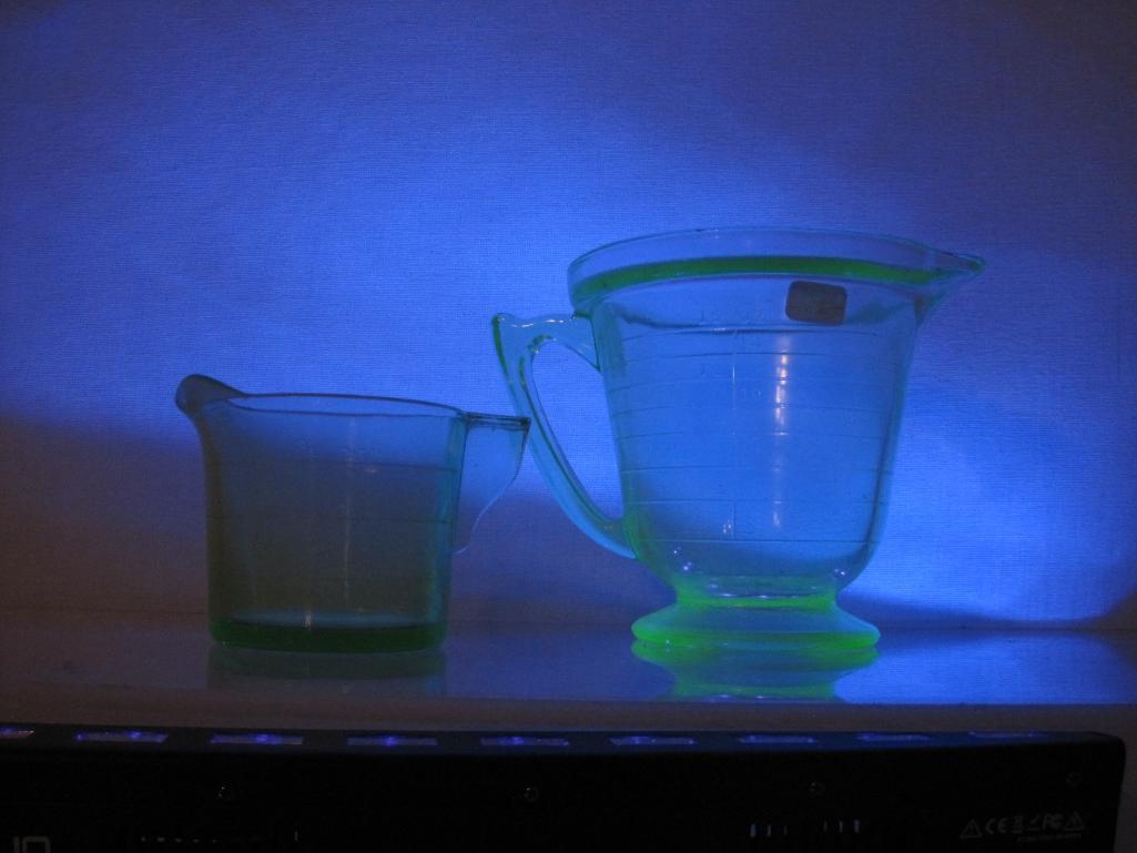 Sold at Auction: LARGE GREEN DEPRESSION GLASS MEASURING JUG & PLATE + SMALL  BOWL