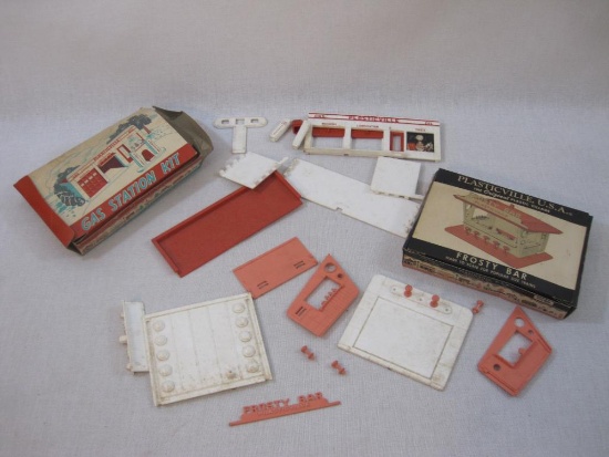 Two 1950s Plasticville O Scale Model Kits: Gas Station Kit GO-2 and Frosty Bar FB-1 79, in original