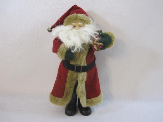 18" Tall Old World Santa Figure, 1 lb 7 oz