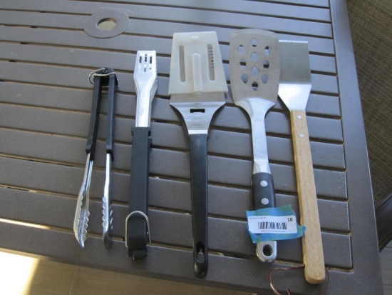 Large Size Grill Tools: 3 spatulas and 2 tongs, Pampered Chef and more