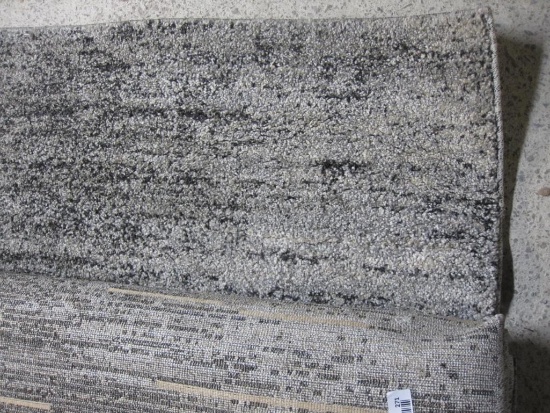 Gray Area Rug approx 5ft x 7ft