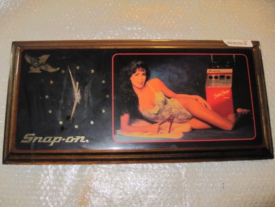 Julie Upton Snap-On Vintage Wooden Clock, Clock is AS-IS
