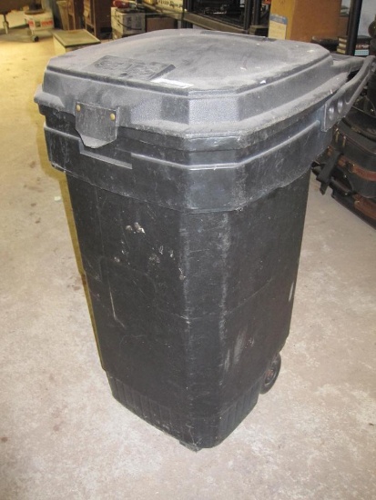 Sears Rolling Plastic Trash Can with Lid